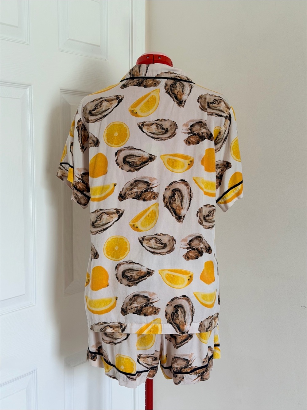 Katie Kime World Is Your Oyster Cotton Shorts Pajama Set Lemon Oyster Print M/S - Picture 13 of 13